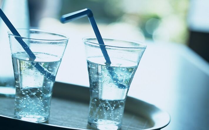 وزن کم کرنے کے لئے ایک گلاس پانی
